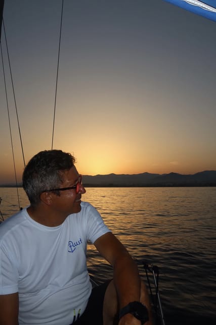 Marbella: Sunset Luxury Sailing Cruise in Puerto Banús - Finding the temporary meeting point