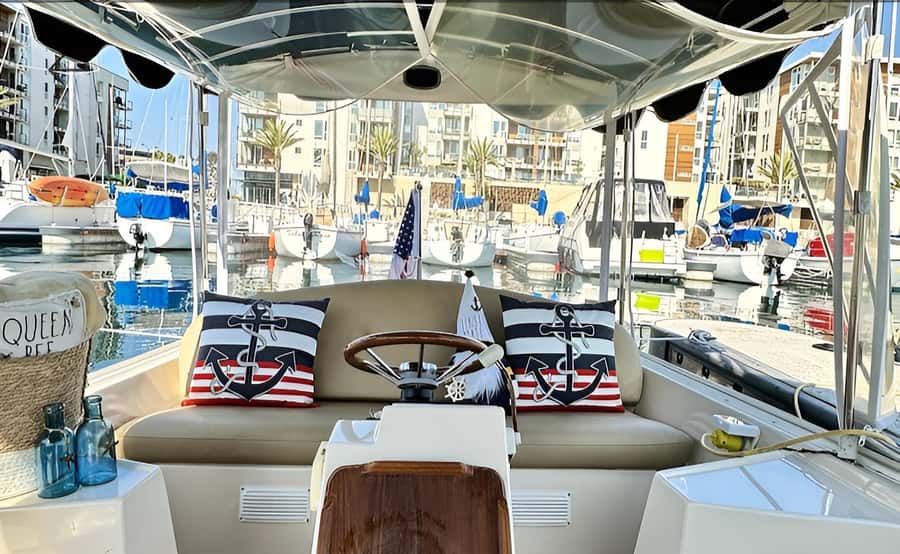 Marina Del Rey Luxury Boat Cruise Wine, Charcuterie Sealions - Meeting Captain Shaun at the dock