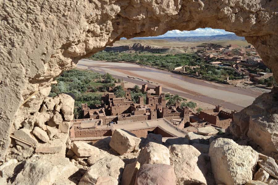 Marrakech: 3-Day Desert Trip to Merzouga with Luxury Camp - Sunrise, sandboarding, and the long return