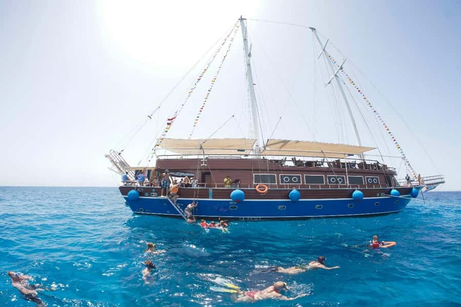 Marsa Alam: Pirates Premium Boat to turtle bay with lunch - Is $100 good value?