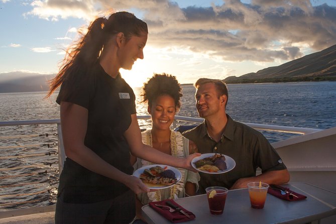 Maui Premium Dinner Cruise: Four Course Dining Experience - Drinks, music, and a friendly crew