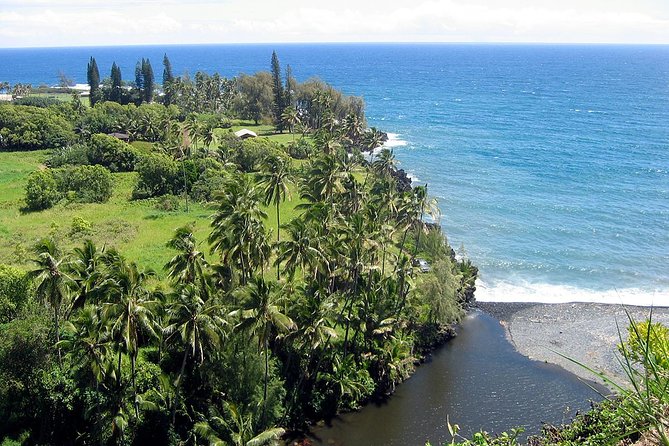 Maui: Road to Hana Luxury Limo-Van Tour with Helicopter Flight - Wai’anapanapa and Maui’s black-sand coast