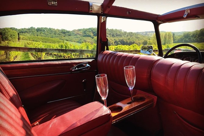 Médoc luxury wine tour aboard a Citroën DS Limousine Convertible - Food, champagne, and extra costs