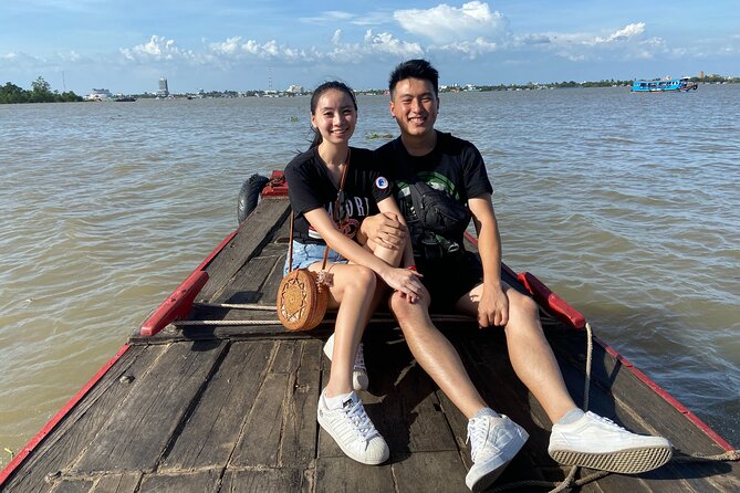 Mekong Delta Full Day Trip - My Tho & Ben Tre - VIP Private Tour - The small sampan ride through the canals