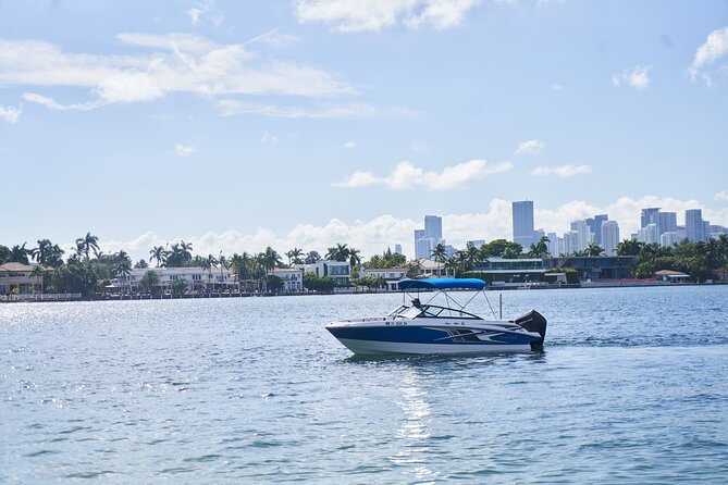 Miami Express Private Boat a 1- Hour Luxury Experience - Why the private format changes the experience