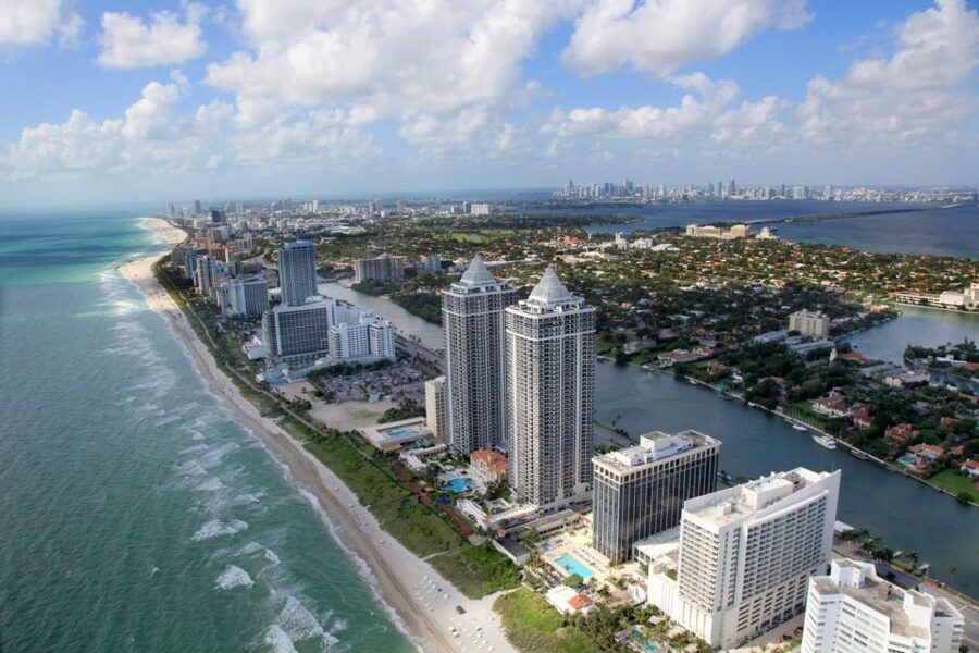 Miami: Private Luxury Airplane Tour with Champagne - Key points to know before booking