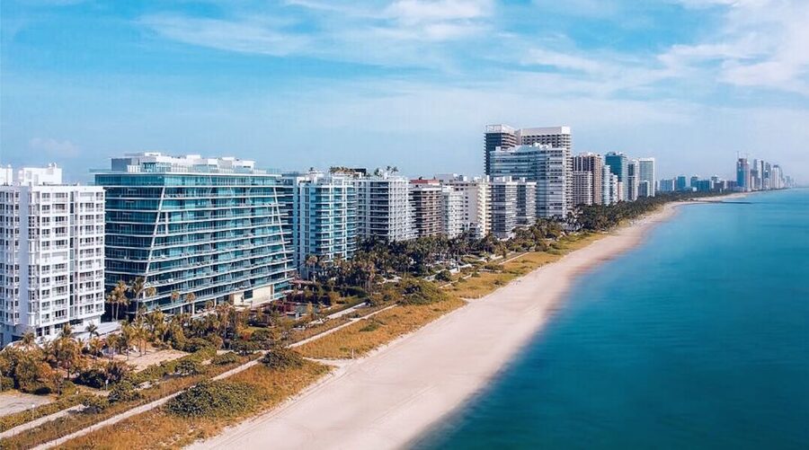 Miami: Private Luxury Airplane Tour with Champagne - Venetian, Hibiscus, and Star Islands