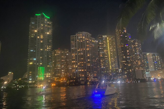 Miami Sightseeing Cruise on a Luxury Yacht - How the $18 price compares with the experience