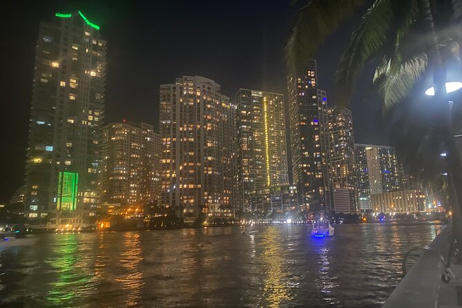 Miami Sightseeing Cruise on a Luxury Yacht - Service, timing, and the risk of delays
