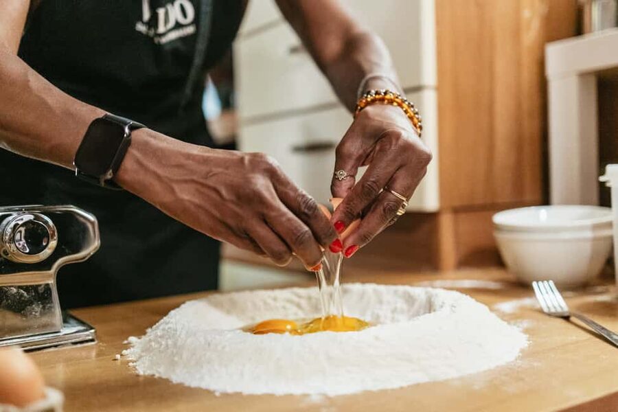 Milan: Pasta & Tiramisu Cooking Class with Premium Products - A tasting lesson before the shared meal