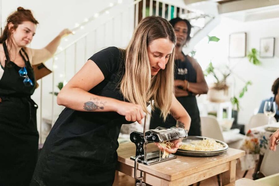 Milan: Pasta & Tiramisu Cooking Class with Premium Products - Timing, meeting point, and practical planning