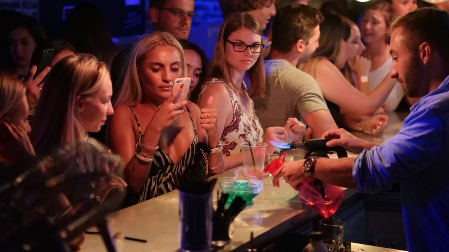 Milan: Ultimate Bar Crawl with Shots and VIP Club Access - Practical ways to get more from the crawl