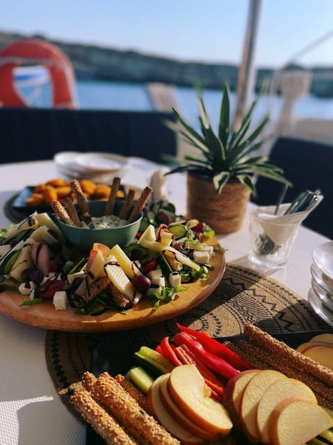 Milos: Full Day Luxury Catamaran with Full Meal & Open Bar - Spathi Beach and the route details