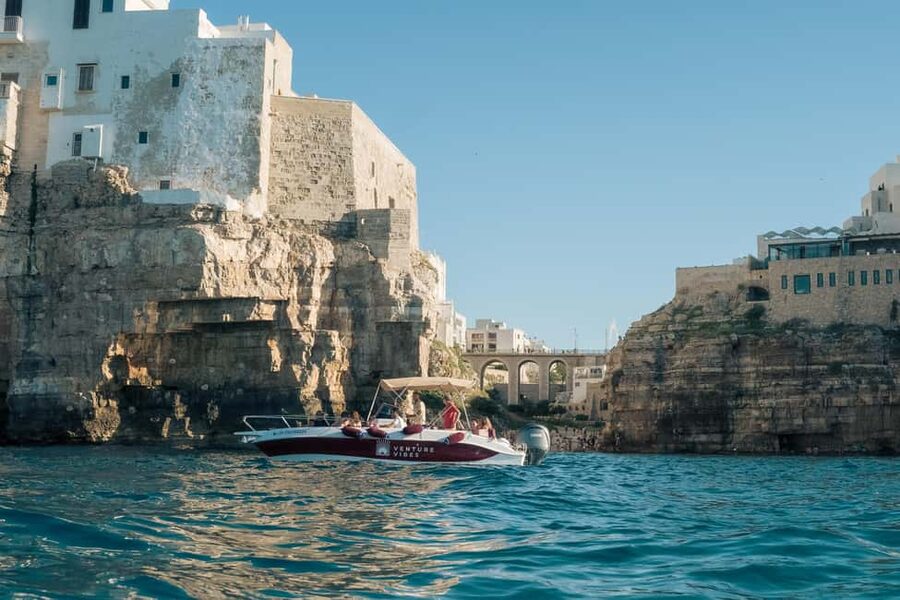 Monopoli: Exclusive private boat tour - Why the coast looks better from a boat