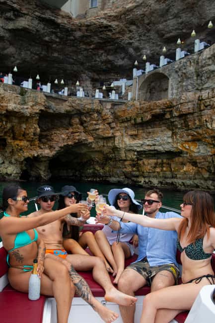 Monopoli: Exclusive private boat tour - The onboard aperitif is part of the experience