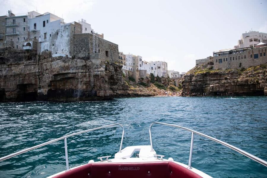Monopoli: Exclusive private boat tour - From Carlo V Castle to Monopoli’s coves