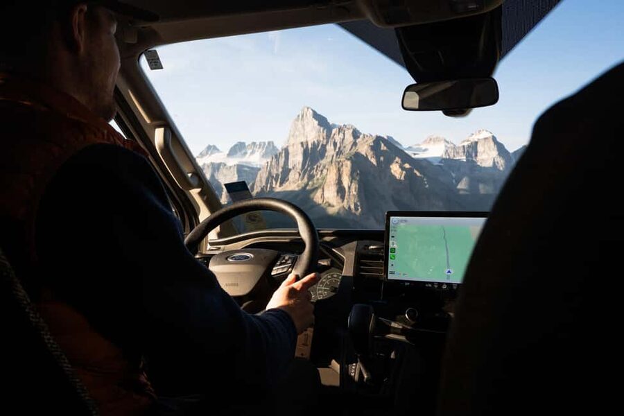 Moraine Lake Sunrise: Premium Tour from Canmore & Banff - Two hours to explore after sunrise