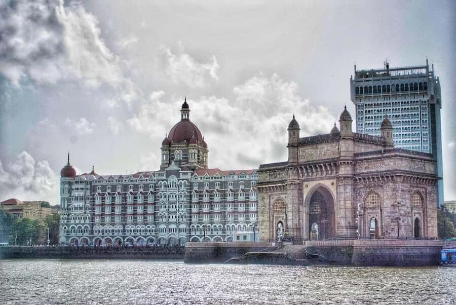 Mumbai: Exclusive Full-Day City Tour with Optional Caves - Dharavi with local context