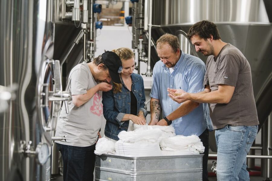 Munich: Hands-On Brewery Tour & Tasting of 4 Organic Beers - Staying for local food and the brewery shop