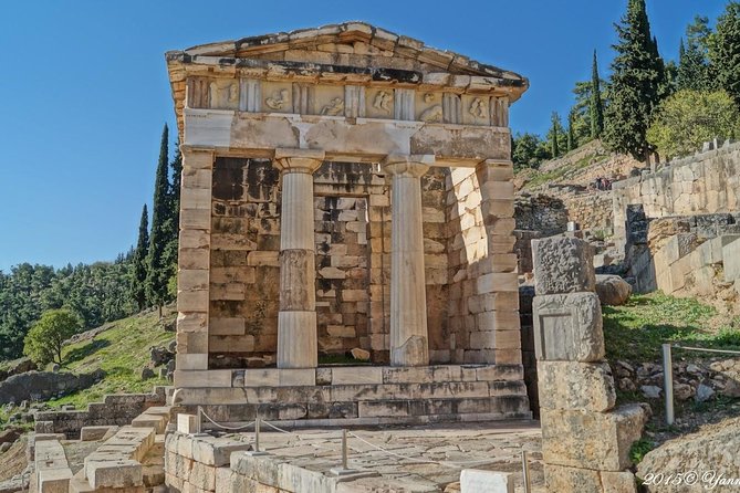 Mystical Delphi & Hosios Loukas Byzantine Wonder Luxury Day Tour - Why this Athens to Delphi day works