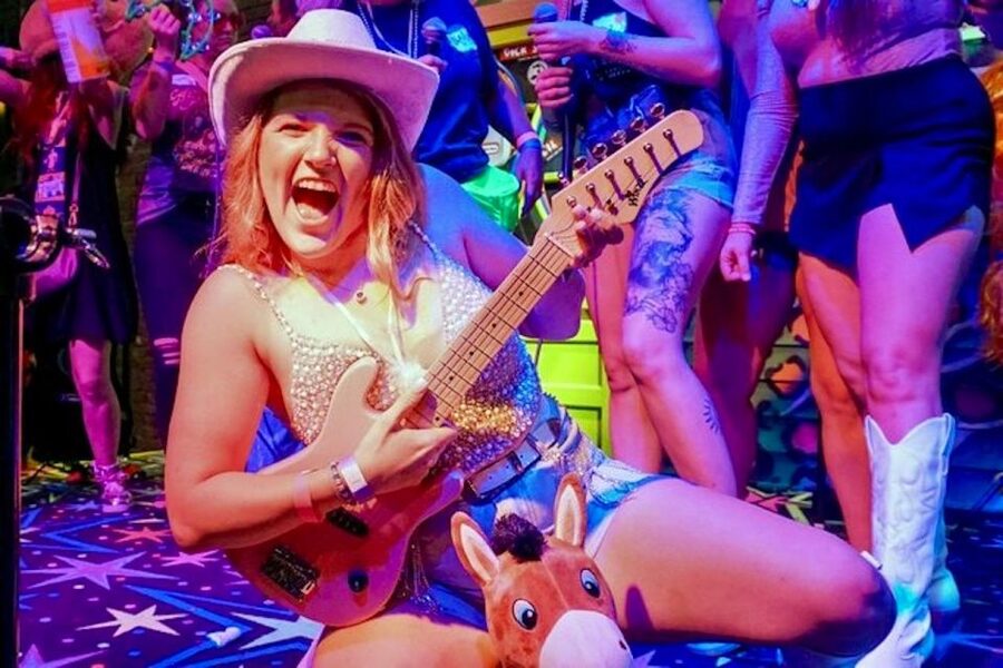 Nashville: Exclusive Entry and Special Offers VIP Bar Crawl - Practical tips for making the three hours work