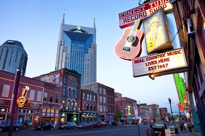 Nashville VIP Style Private Tour with Local Singer-Songwriter - What the private format adds