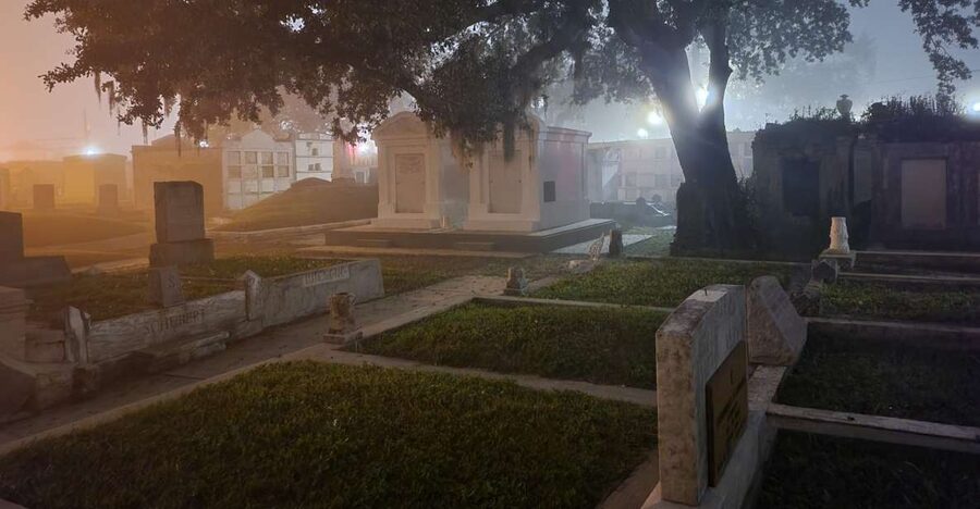New Orleans: Cemetery Bus Tour At Dark with Exclusive Access - The real draw is the private cemetery