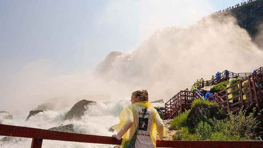 Niagara Falls: Premium Tour, Boat & Journey Behind the Falls - The scenic drive fills in the Niagara story
