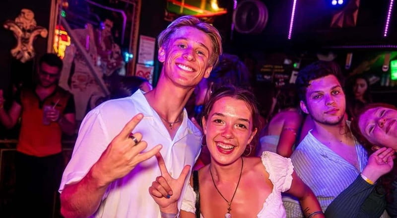 Nice: Bar/Pub Crawl with Free Shots and VIP Entry - The group is the main attraction