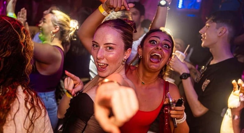 Nice: Bar/Pub Crawl with Free Shots and VIP Entry - A good option for solo visitors