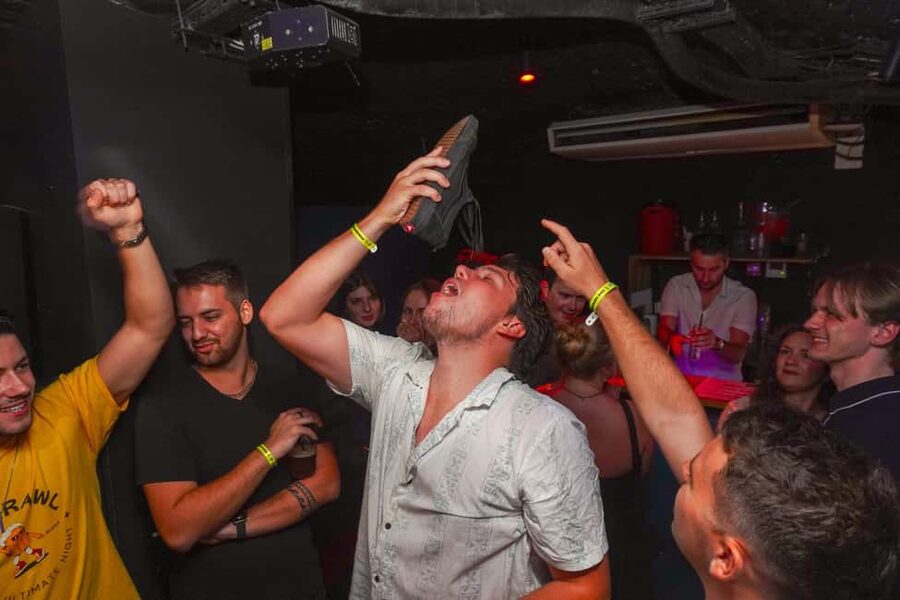 Nice: Orange Bar Crawl with 5 Free Shots & VIP Club Entry - Five shots and drink deals: the value calculation