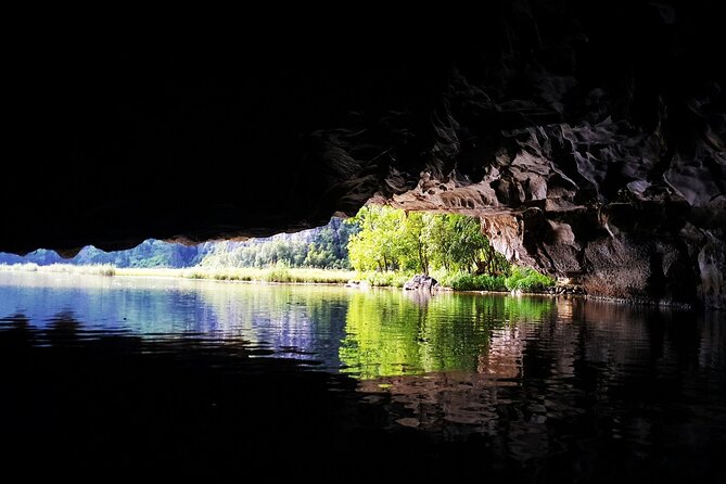 Ninh Binh Luxury Day Tour by Limousine- Small Group- All included - A local family visit with everyday context