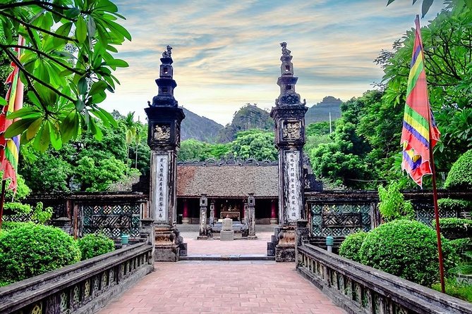 Ninh Binh Tour: Deluxe & Small Group Tam Coc Hoa Lu - Boat, Biking, Buffet Lunch - Cycling through Ninh Binh’s villages