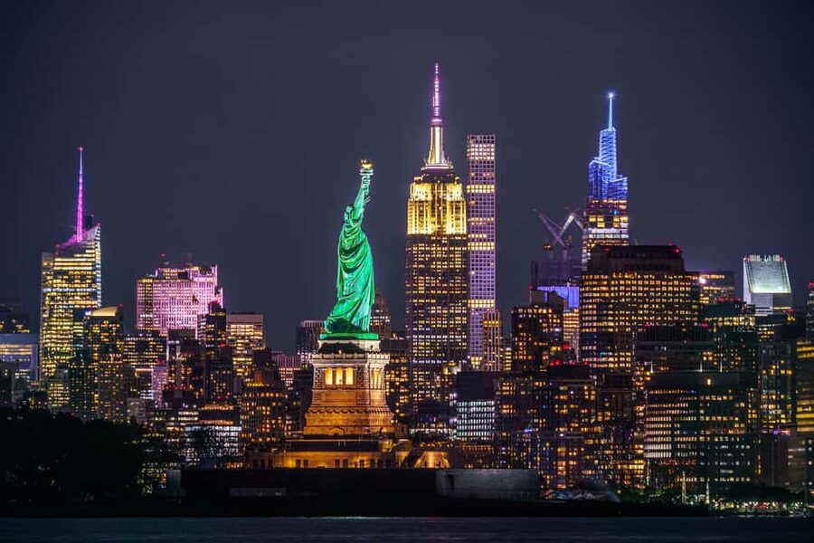 NYC at Night: 3-Hour Luxury Bus Tour of Top Highlights - Why a night bus is a smart first look at New York