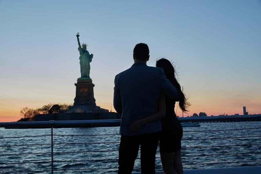 NYC: City Cruises Luxury Brunch, Lunch or Dinner Cruise - Should you book the City Cruises dining cruise?