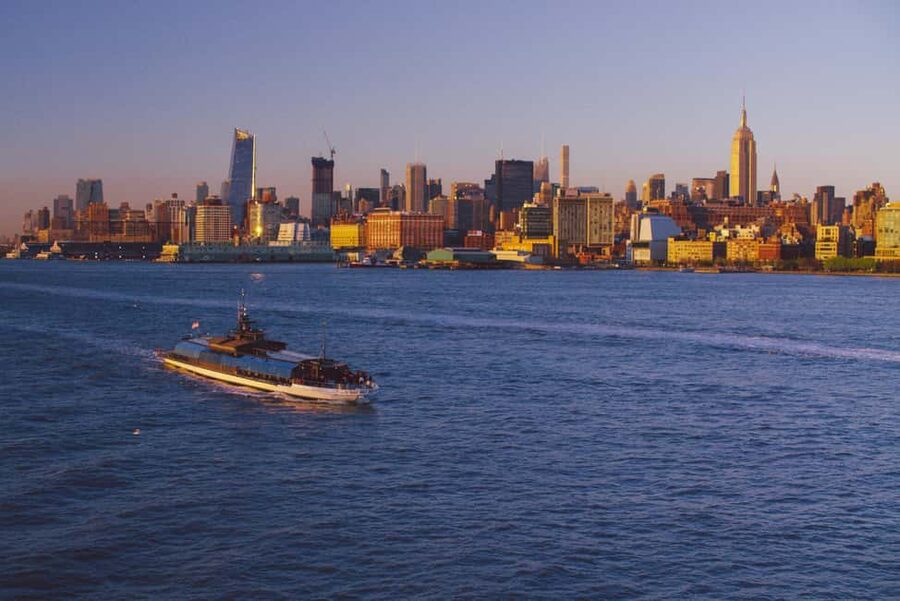 NYC: City Cruises Luxury Brunch, Lunch or Dinner Cruise - Brunch, lunch, or dinner: choosing the right sailing