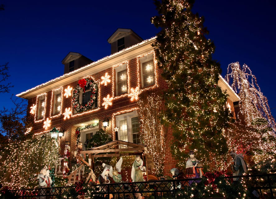 NYC: Dyker Heights and NYC Holiday Lights Luxury Bus Tour - A Quiet Pause at the World Trade Center