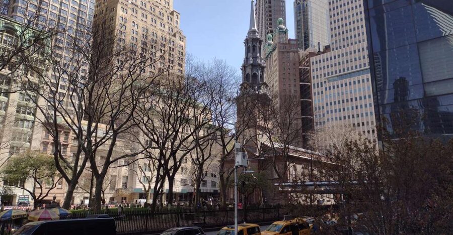 NYC: Gray Line Guided 5 Hour Manhattan Premium Bus Tour - The Staten Island Ferry is the tour’s main payoff