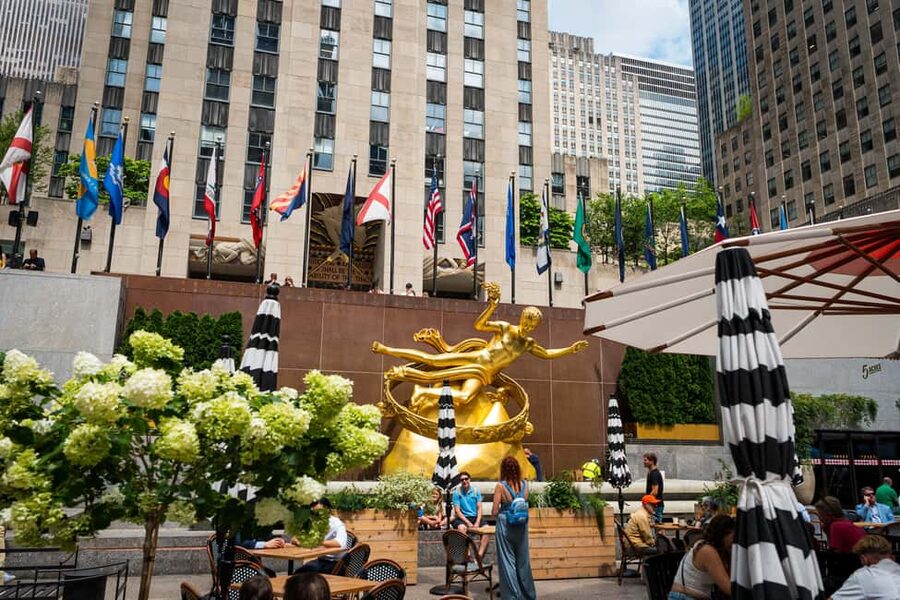 NYC: Half-Day Luxury Bus Tour of Top Highlights - Midtown, Central Park, and the Upper East Side