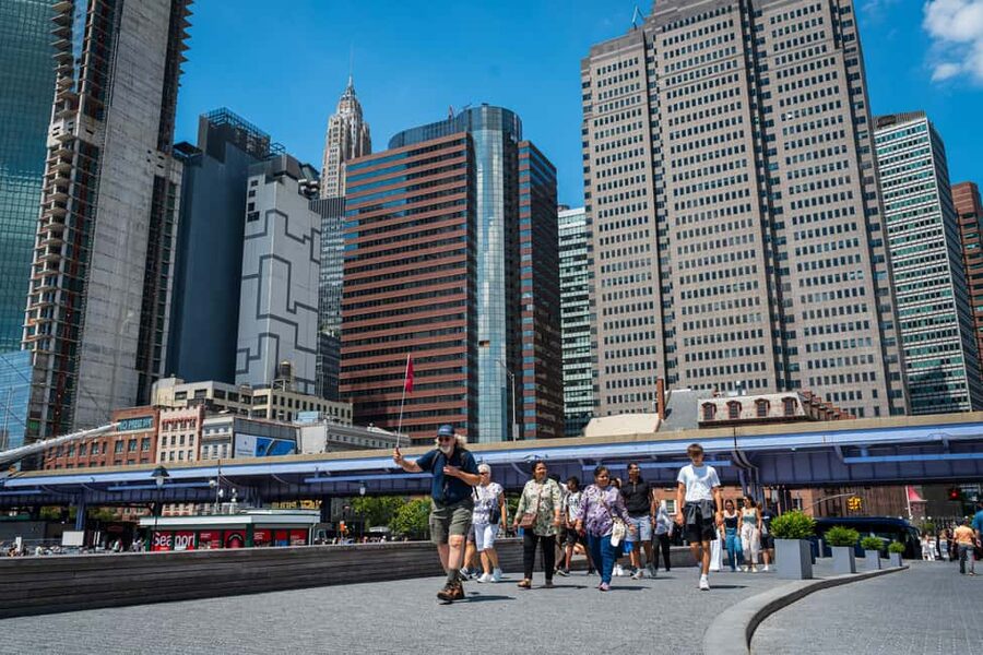NYC: Half-Day Luxury Bus Tour of Top Highlights - Pier 17 and the Brooklyn Bridge view