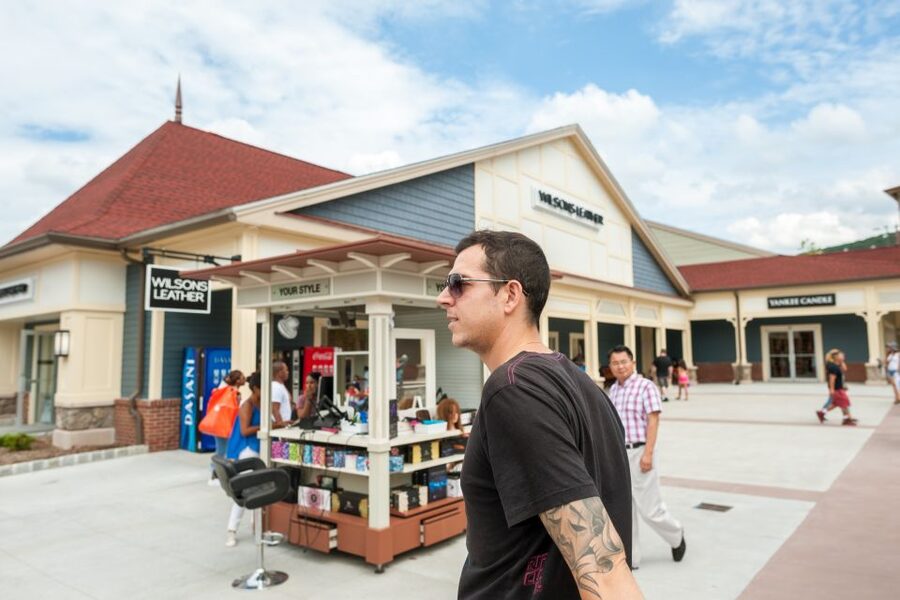 NYC: Woodbury Common Premium Outlets Shopping Trip - How to use the outlet day well