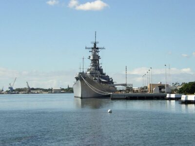 Oahu: Premium Missouri, Arizona & Top of the Tower Tour