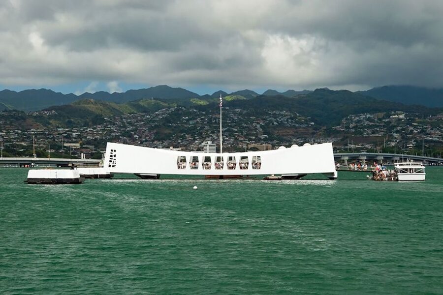 Oahu: Premium Missouri, Arizona & Top of the Tower Tour - Pearl Harbor Visitor Center and the Arizona Memorial