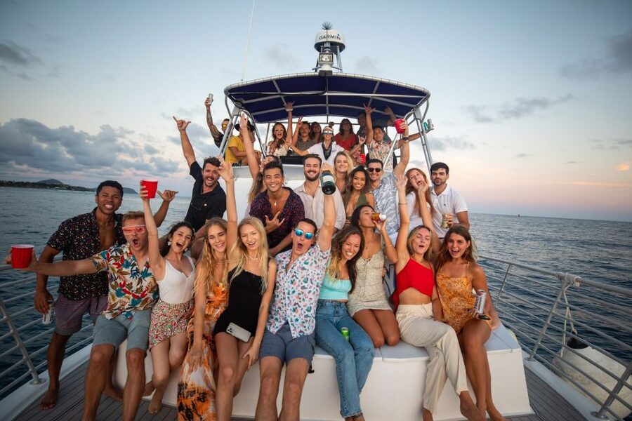 Oahu: Premium Waikiki Sunset Party Cruise with Live DJ - Who Will Enjoy This Cruise Most