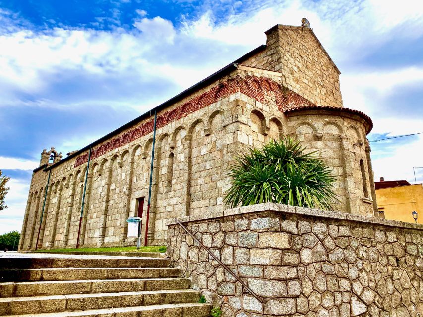 Olbia: Exclusive Guided City Tour in Tuk-Tuk - The waterfront and central Olbia