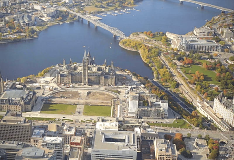 Ottawa Premium Small Group Tour with Canal Cruise - The guides are a major part of the value