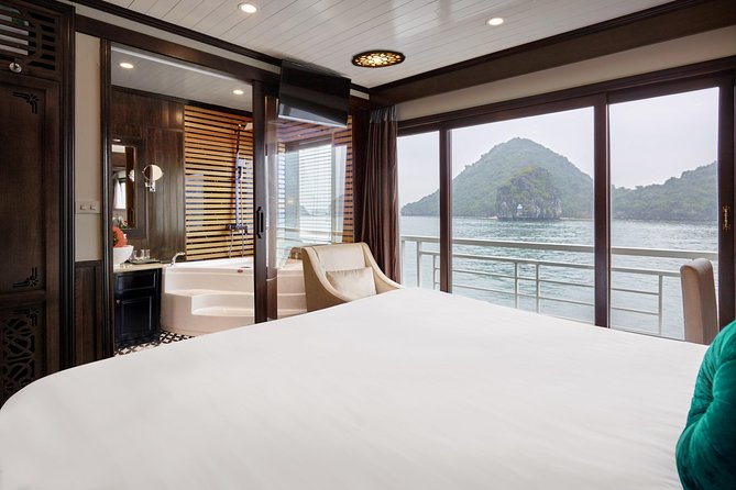 Overnight Luxury 5 Star Alisa Cruise with Meals, Kayak or Bamboo Boat - Getting to Dock 16 before the boat leaves