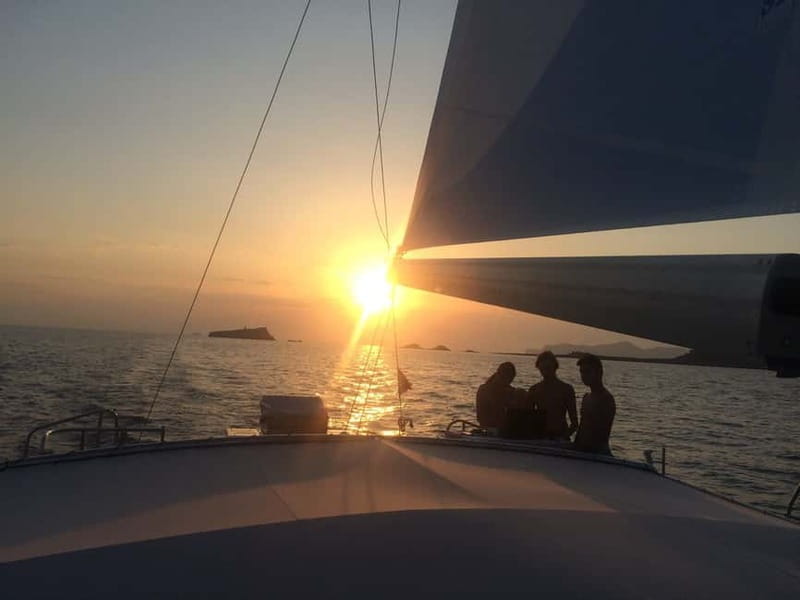 Palma de Mallorca: Deluxe Catamaran Sailing Tour with Meal - Is $97 good value?