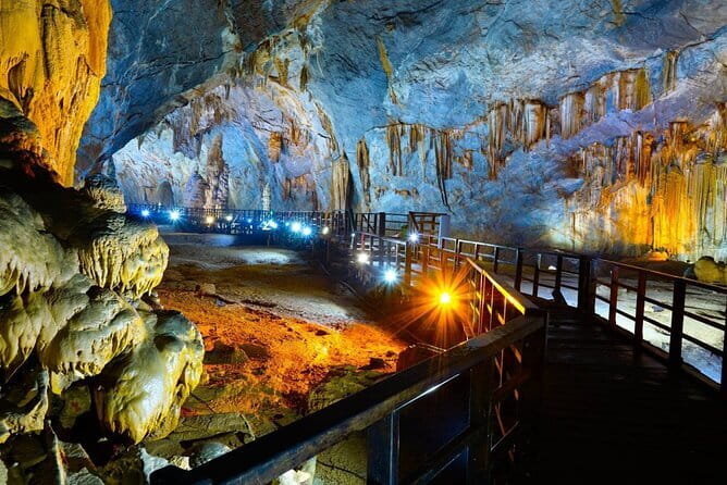 Paradise Cave & Dark Cave 1 Day - Deluxe Small Group - Lunch before the Dark Cave challenge