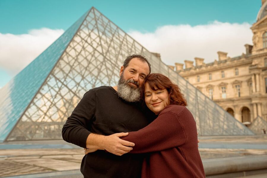 Paris: Eiffel Tower & Louvre Photoshoot (High End Edits) - What you receive after the shoot